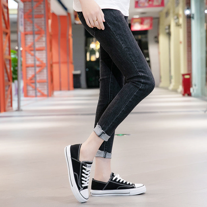 Women's Classic Canvas Slip-Ons - Breathable Lace-Up Sneakers with Color-Block Design